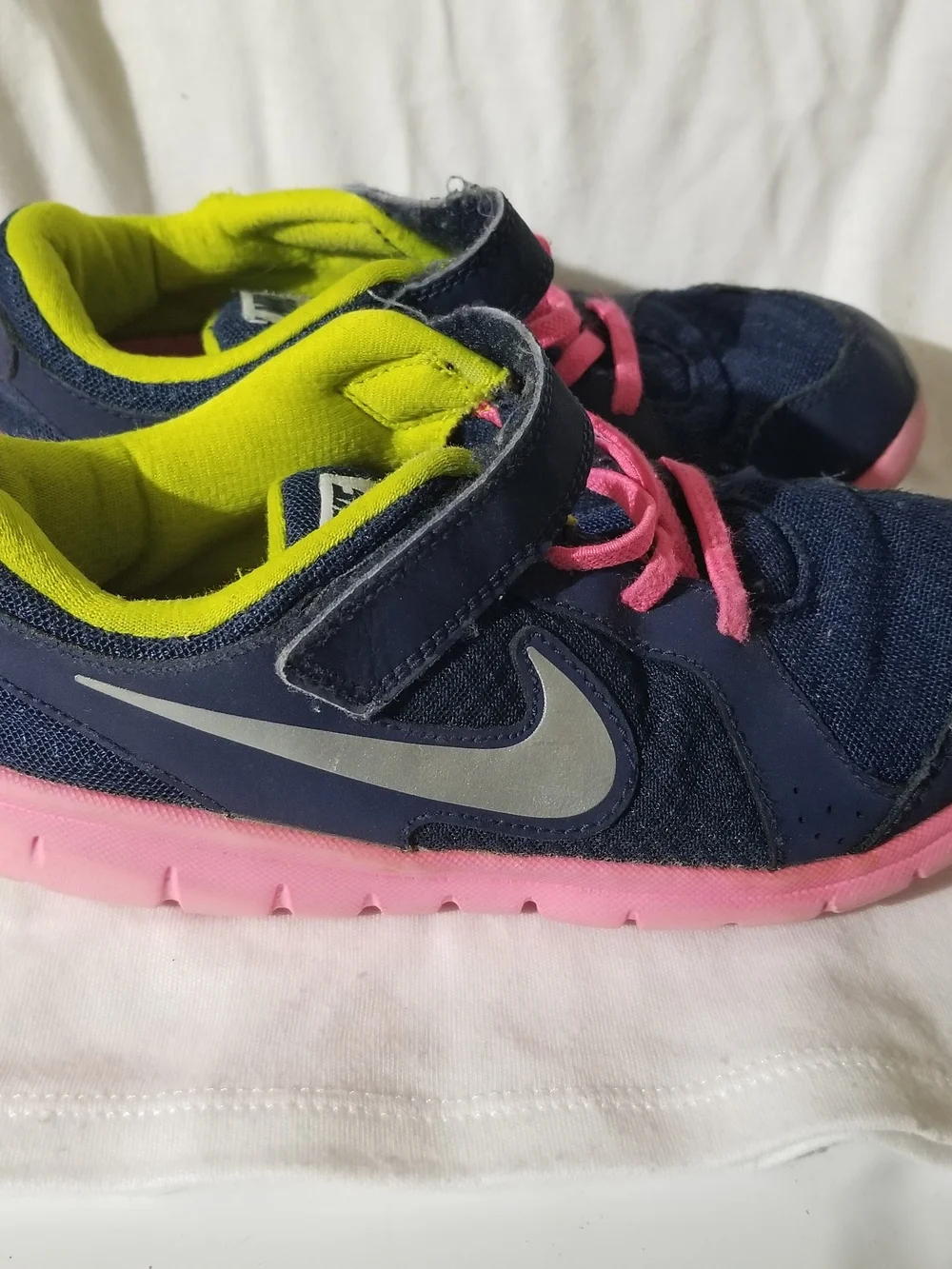 Nike Kid's 1Y Navy Blue Sneakers with Pink Laces and Soles & Lime Green Interior